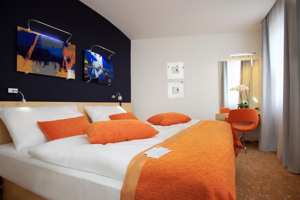 Orea Hotel Atrium Otrokovice Δωμάτιο φωτογραφία