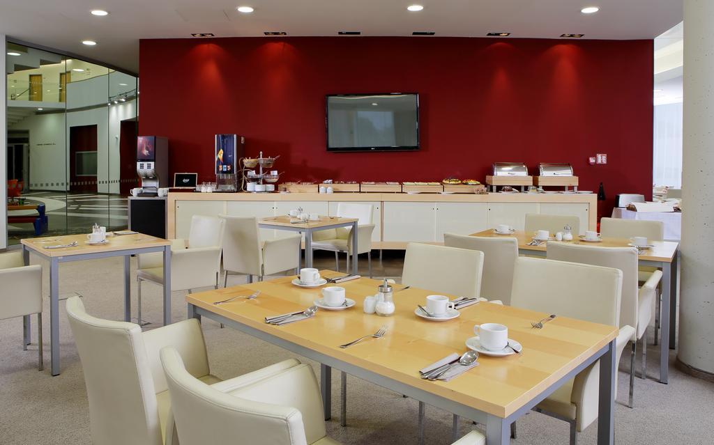 Orea Hotel Atrium Otrokovice Εξωτερικό φωτογραφία
