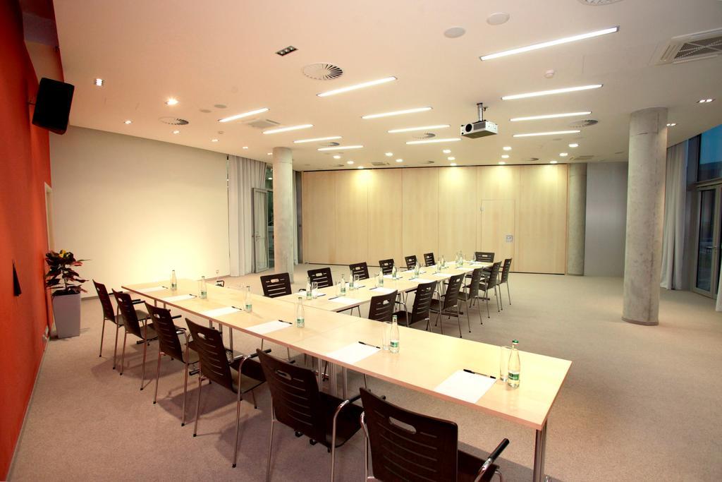 Orea Hotel Atrium Otrokovice Εξωτερικό φωτογραφία