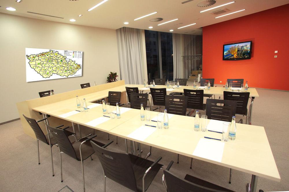 Orea Hotel Atrium Otrokovice Εξωτερικό φωτογραφία