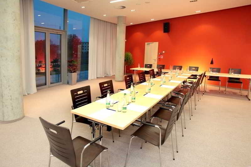 Orea Hotel Atrium Otrokovice Εξωτερικό φωτογραφία