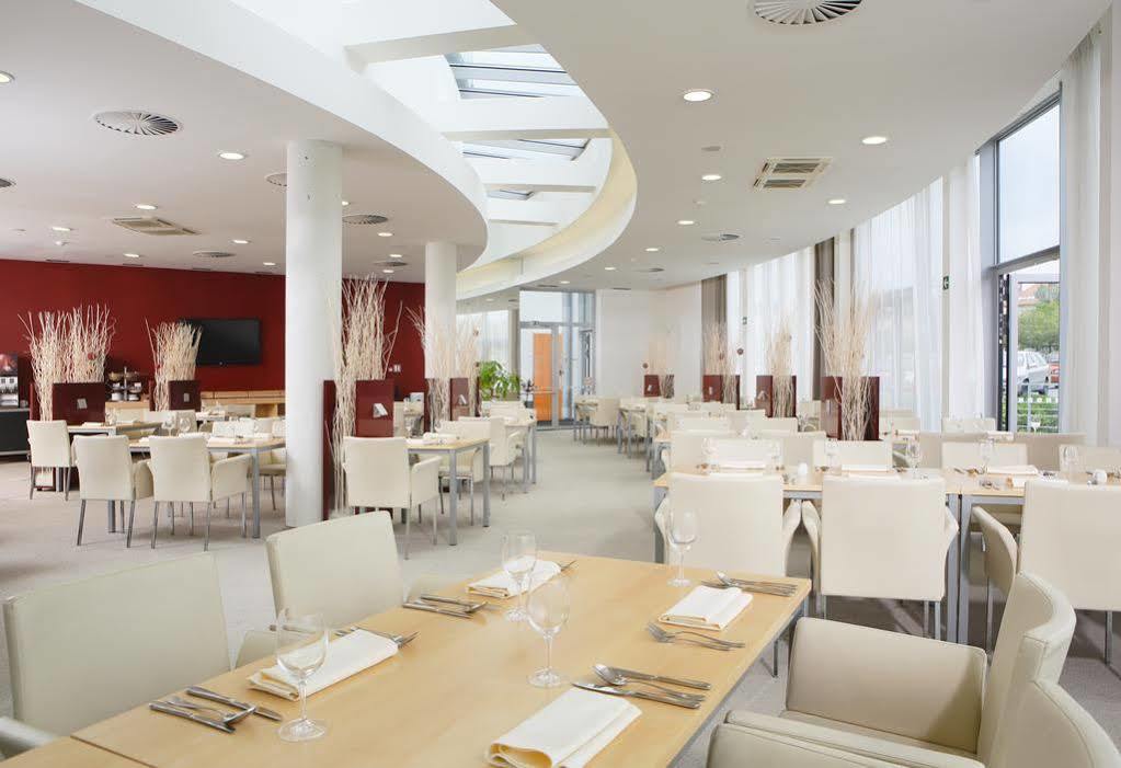Orea Hotel Atrium Otrokovice Εξωτερικό φωτογραφία