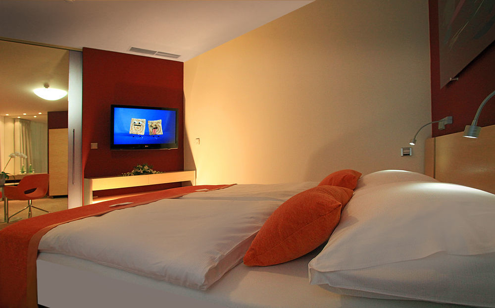 Orea Hotel Atrium Otrokovice Εξωτερικό φωτογραφία